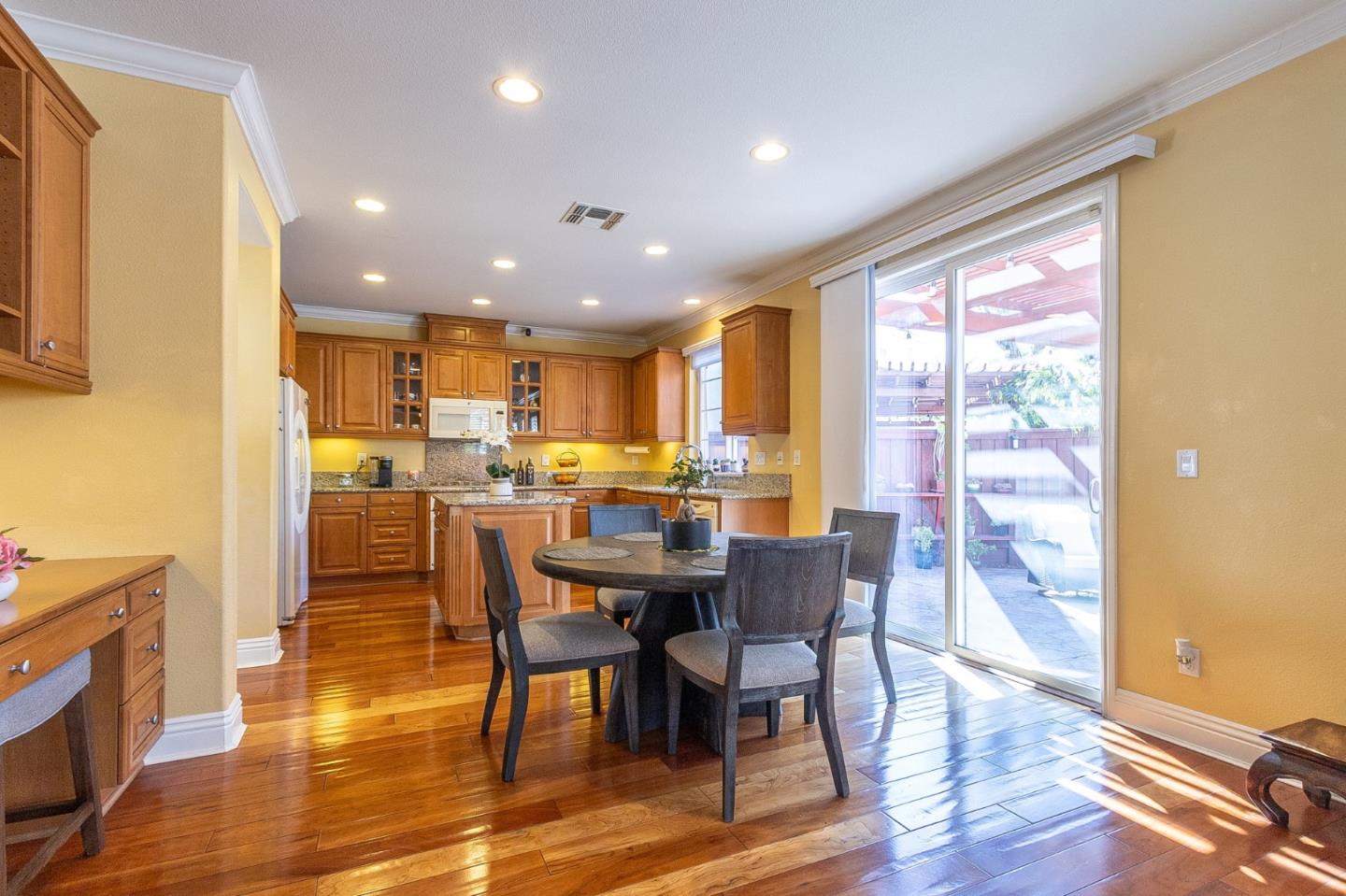 Detail Gallery Image 16 of 80 For 7197 Windcliff Ln, San Jose,  CA 95138 - 5 Beds | 3/1 Baths