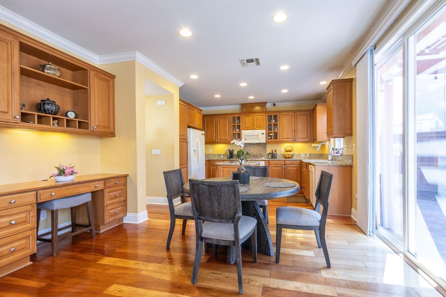 Detail Gallery Image 17 of 80 For 7197 Windcliff Ln, San Jose,  CA 95138 - 5 Beds | 3/1 Baths