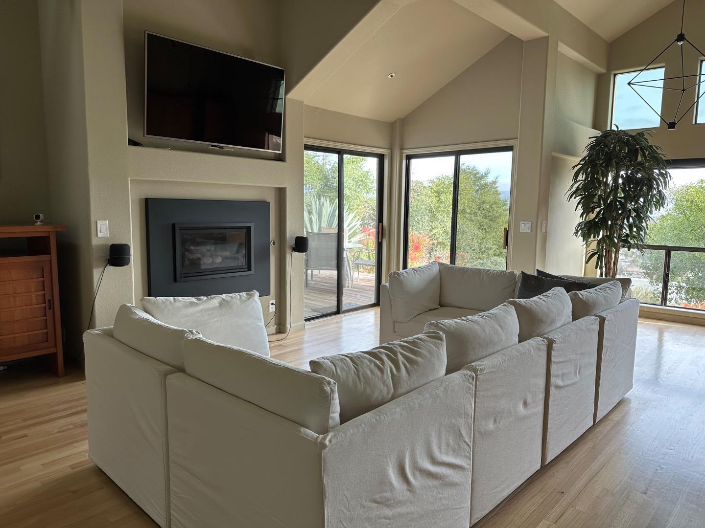 Detail Gallery Image 11 of 21 For 8255 Rancho Real, Gilroy,  CA 95020 - 3 Beds | 3/1 Baths