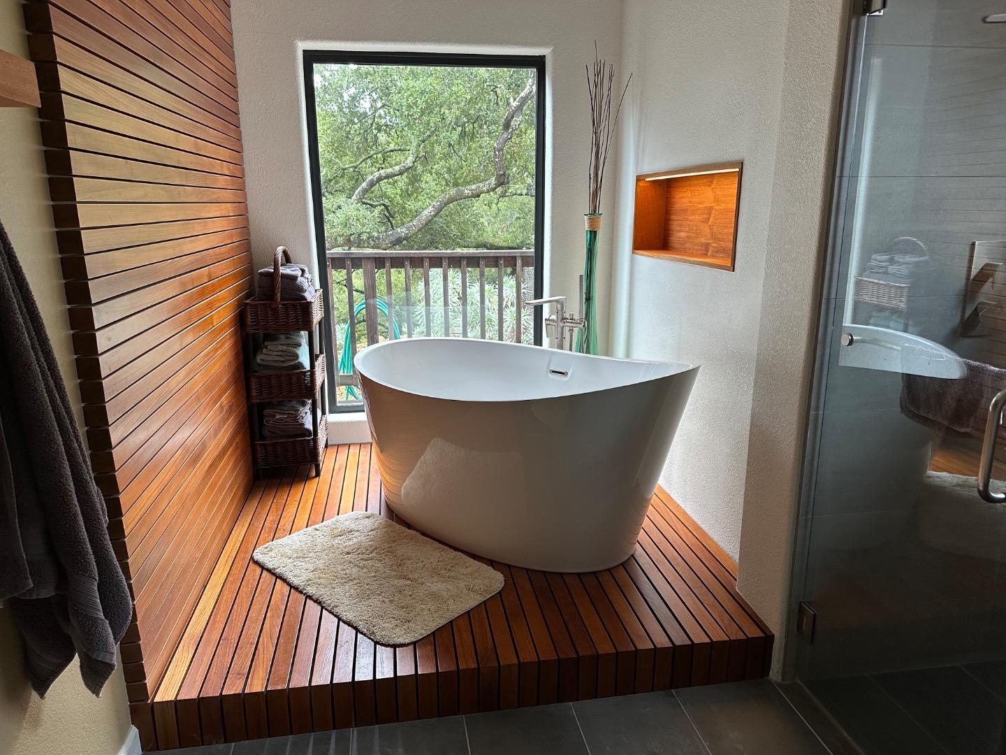 Detail Gallery Image 13 of 21 For 8255 Rancho Real, Gilroy,  CA 95020 - 3 Beds | 3/1 Baths