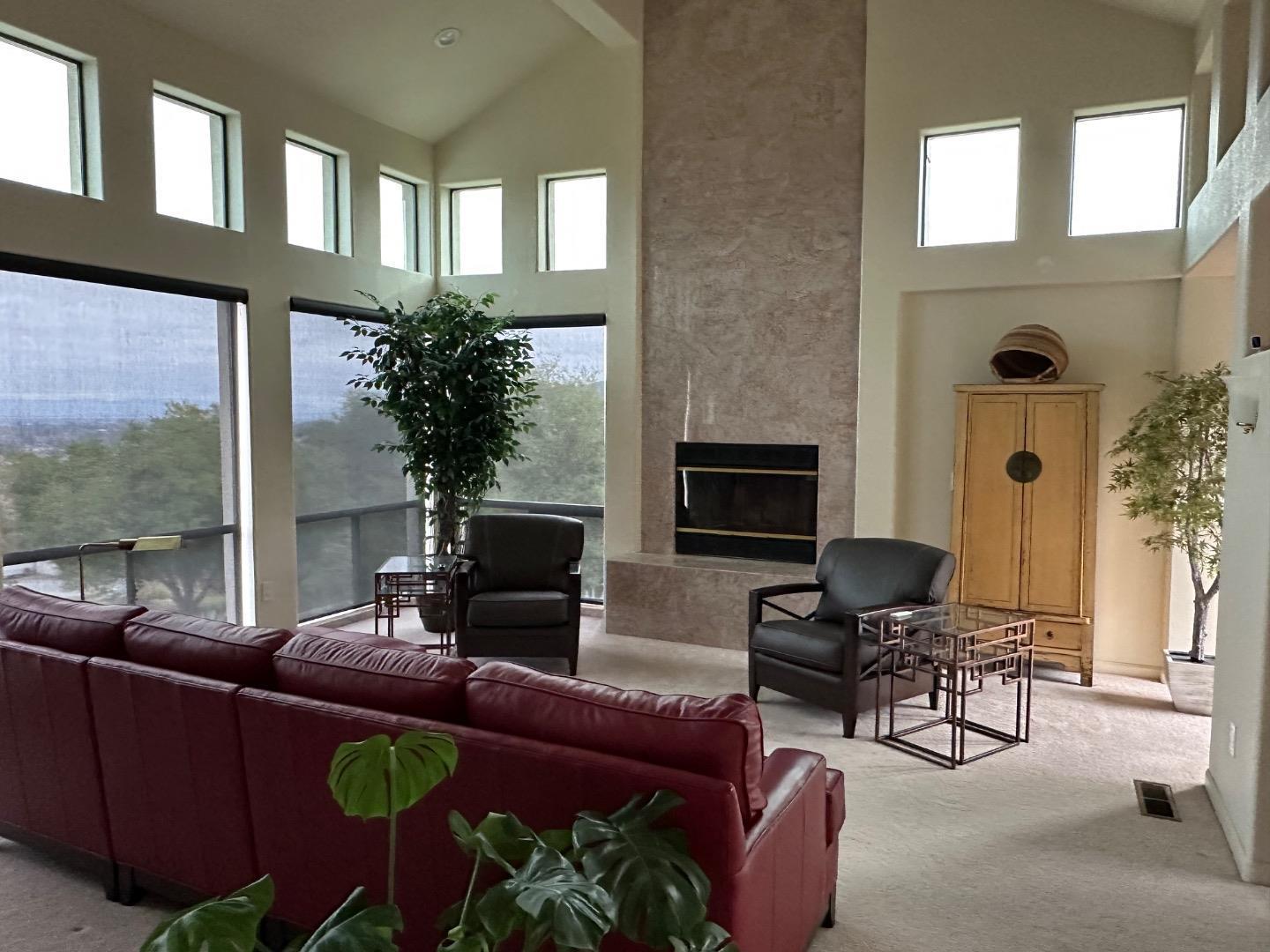 Detail Gallery Image 4 of 21 For 8255 Rancho Real, Gilroy,  CA 95020 - 3 Beds | 3/1 Baths