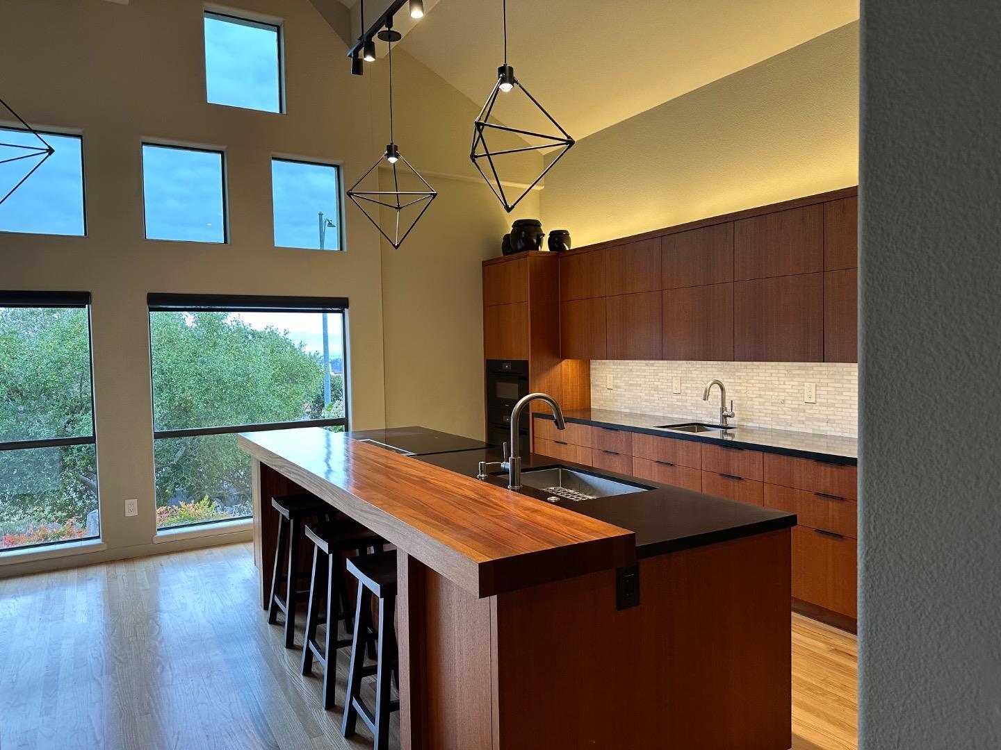 Detail Gallery Image 6 of 21 For 8255 Rancho Real, Gilroy,  CA 95020 - 3 Beds | 3/1 Baths