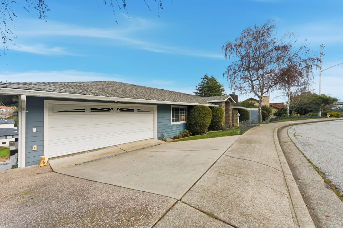 Detail Gallery Image 4 of 46 For 87 Exeter Ave, San Carlos,  CA 94070 - 4 Beds | 3 Baths