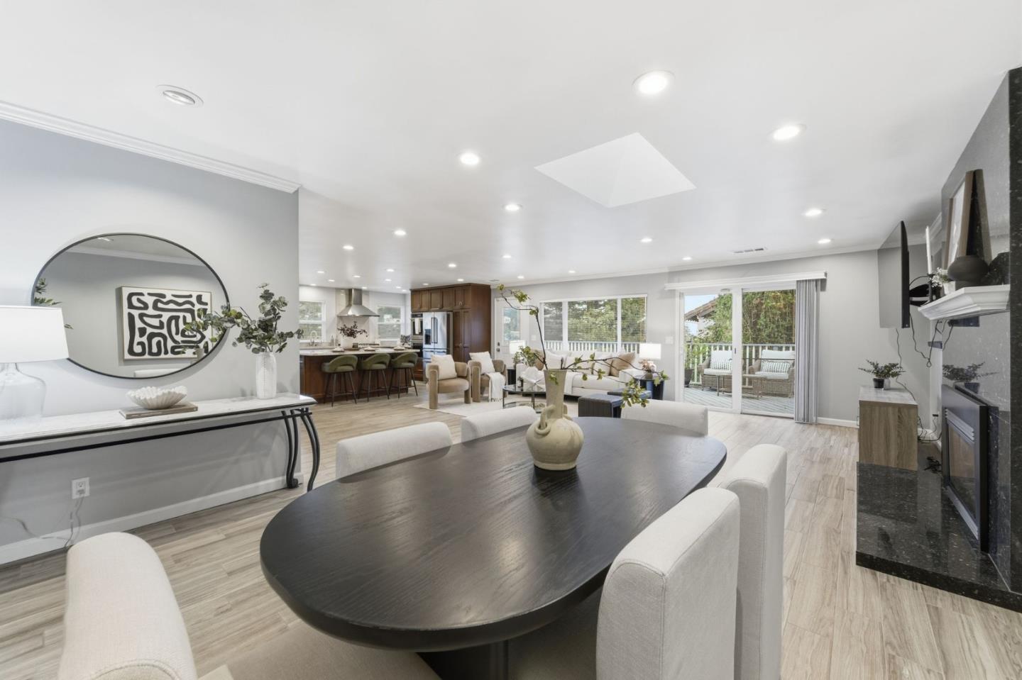 Detail Gallery Image 8 of 46 For 87 Exeter Ave, San Carlos,  CA 94070 - 4 Beds | 3 Baths