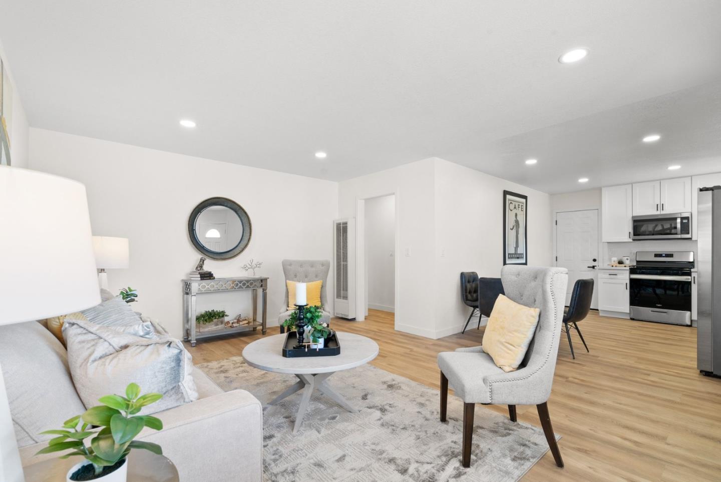 Detail Gallery Image 3 of 22 For 118 San Simeon Dr, Watsonville,  CA 95076 - 3 Beds | 2 Baths