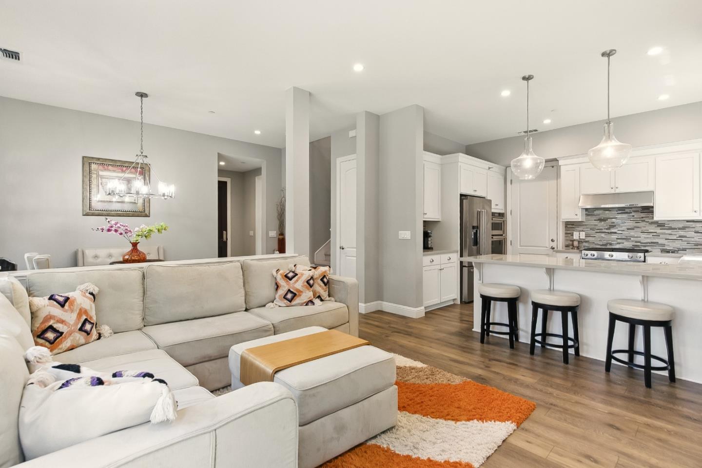 Detail Gallery Image 3 of 34 For 124 Barias Pl, Pleasanton,  CA 94566 - 3 Beds | 2/1 Baths