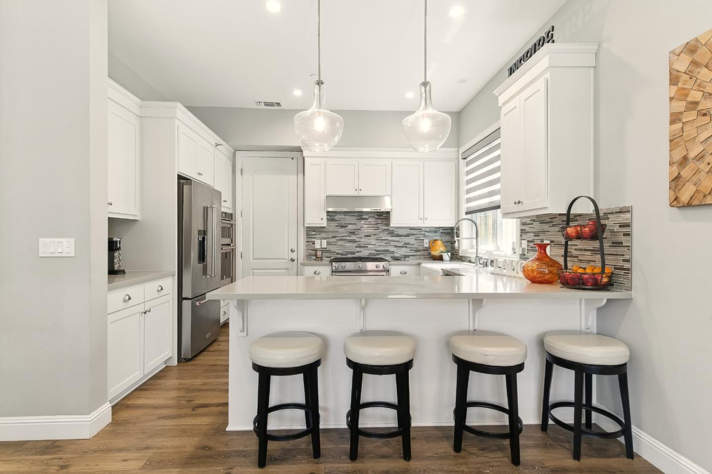 Detail Gallery Image 5 of 34 For 124 Barias Pl, Pleasanton,  CA 94566 - 3 Beds | 2/1 Baths