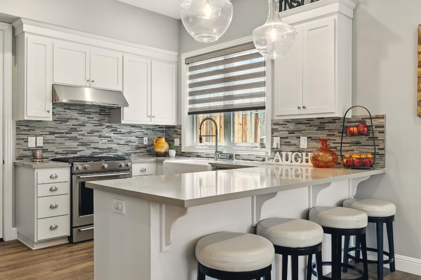 Detail Gallery Image 6 of 34 For 124 Barias Pl, Pleasanton,  CA 94566 - 3 Beds | 2/1 Baths