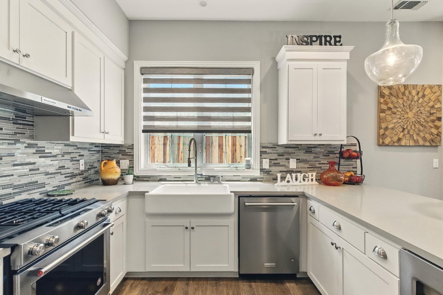 Detail Gallery Image 8 of 34 For 124 Barias Pl, Pleasanton,  CA 94566 - 3 Beds | 2/1 Baths