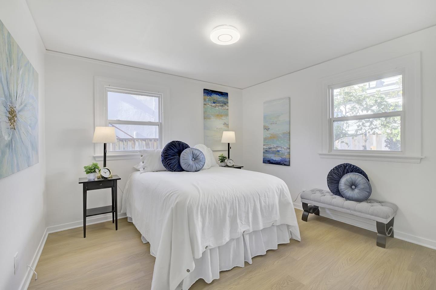 Detail Gallery Image 12 of 39 For 216 Mountain View Ave, Mountain View,  CA 94041 - 5 Beds | 5 Baths