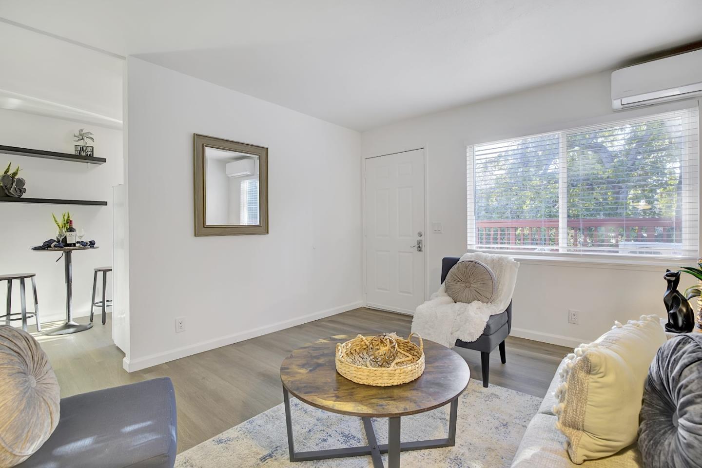 Detail Gallery Image 27 of 39 For 216 Mountain View Ave, Mountain View,  CA 94041 - 5 Beds | 5 Baths