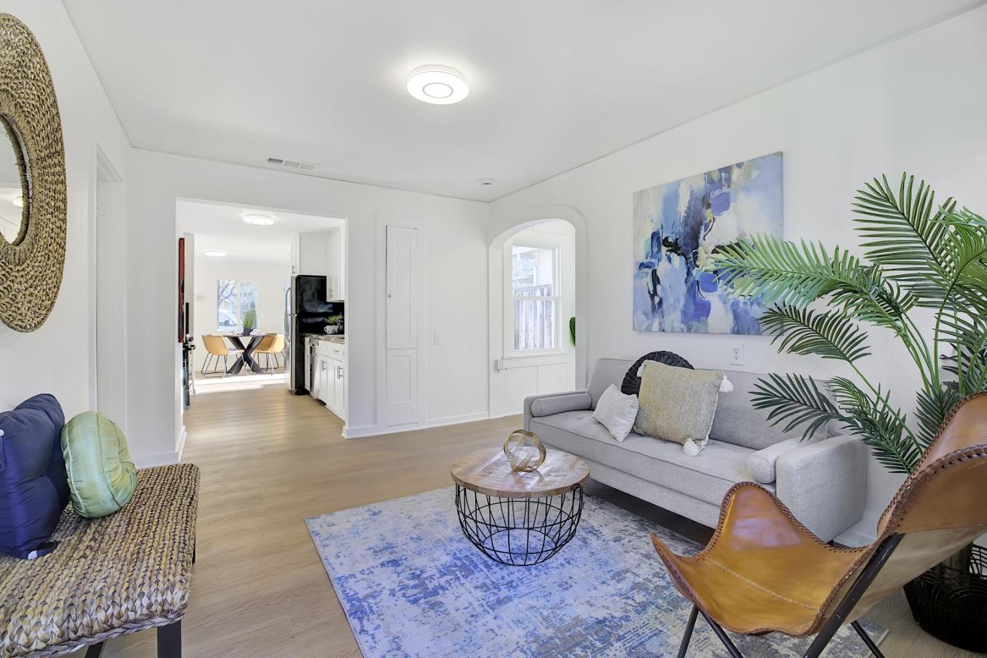 Detail Gallery Image 3 of 39 For 216 Mountain View Ave, Mountain View,  CA 94041 - 5 Beds | 5 Baths