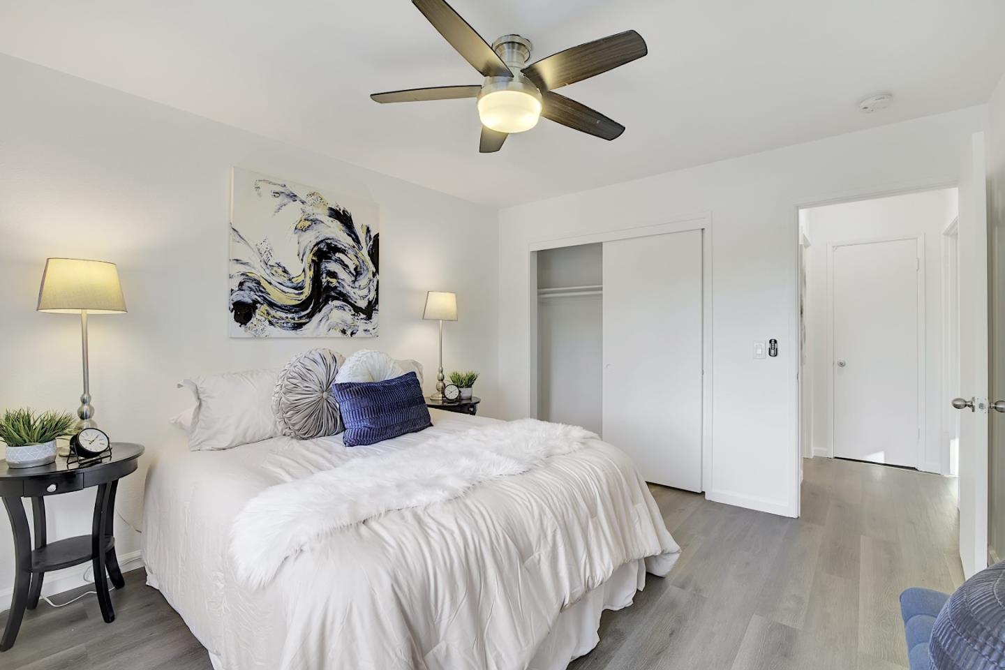 Detail Gallery Image 31 of 39 For 216 Mountain View Ave, Mountain View,  CA 94041 - 5 Beds | 5 Baths