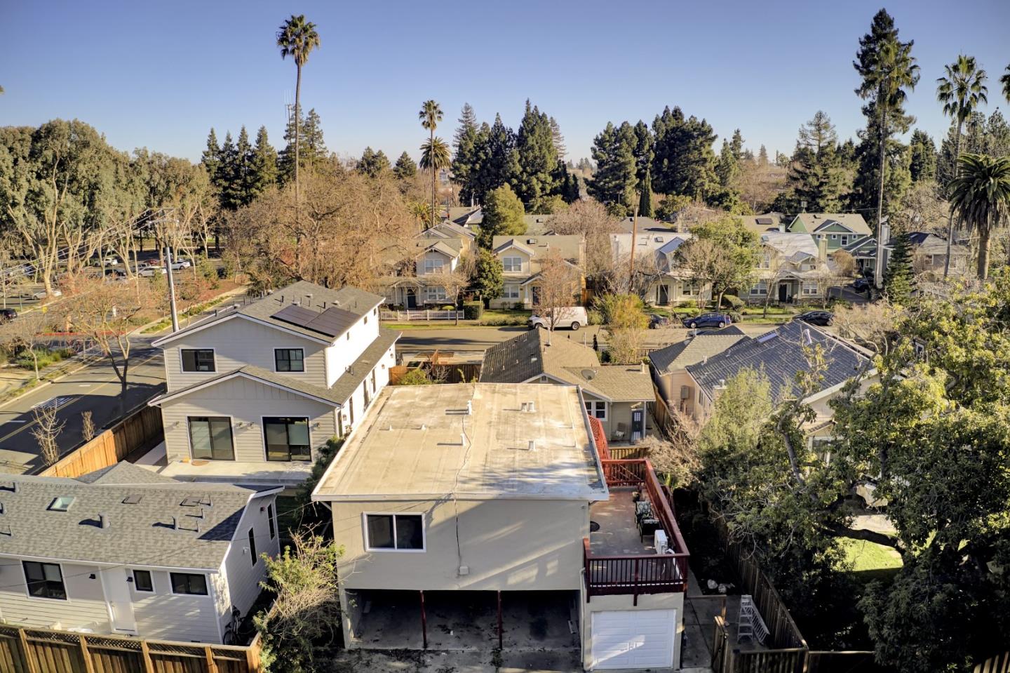 Detail Gallery Image 37 of 39 For 216 Mountain View Ave, Mountain View,  CA 94041 - 5 Beds | 5 Baths