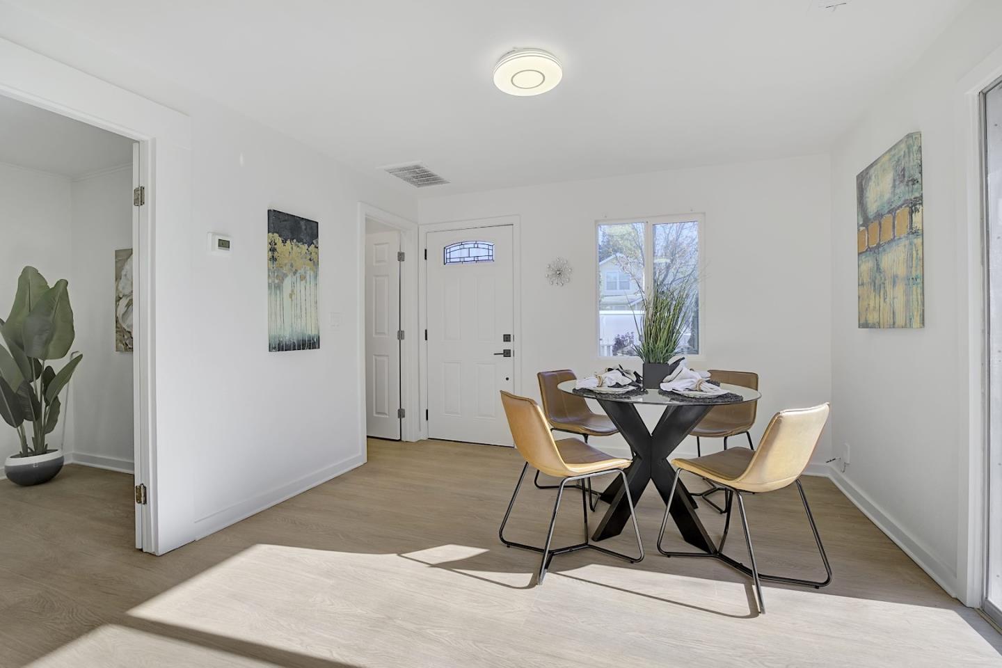 Detail Gallery Image 5 of 39 For 216 Mountain View Ave, Mountain View,  CA 94041 - 5 Beds | 5 Baths