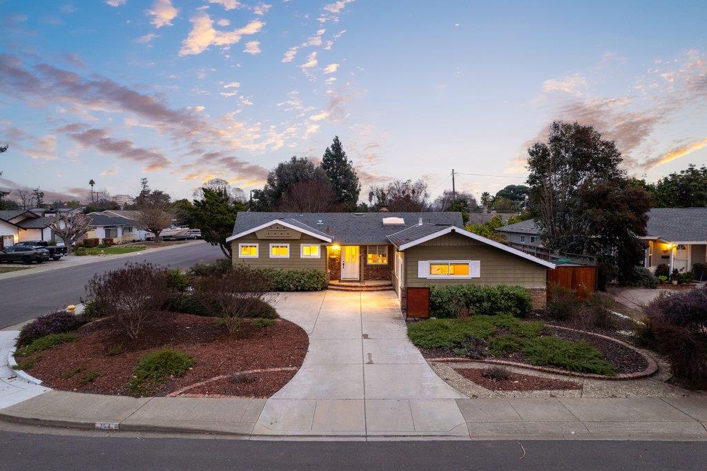 Detail Gallery Image 10 of 72 For 764 Blaisdell Ct, San Jose,  CA 95117 - 4 Beds | 2 Baths