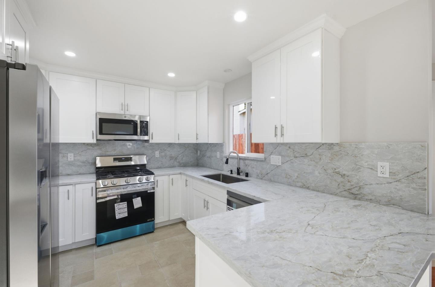 Detail Gallery Image 15 of 46 For 359 Reindollar Ave, Marina,  CA 93933 - 4 Beds | 2 Baths