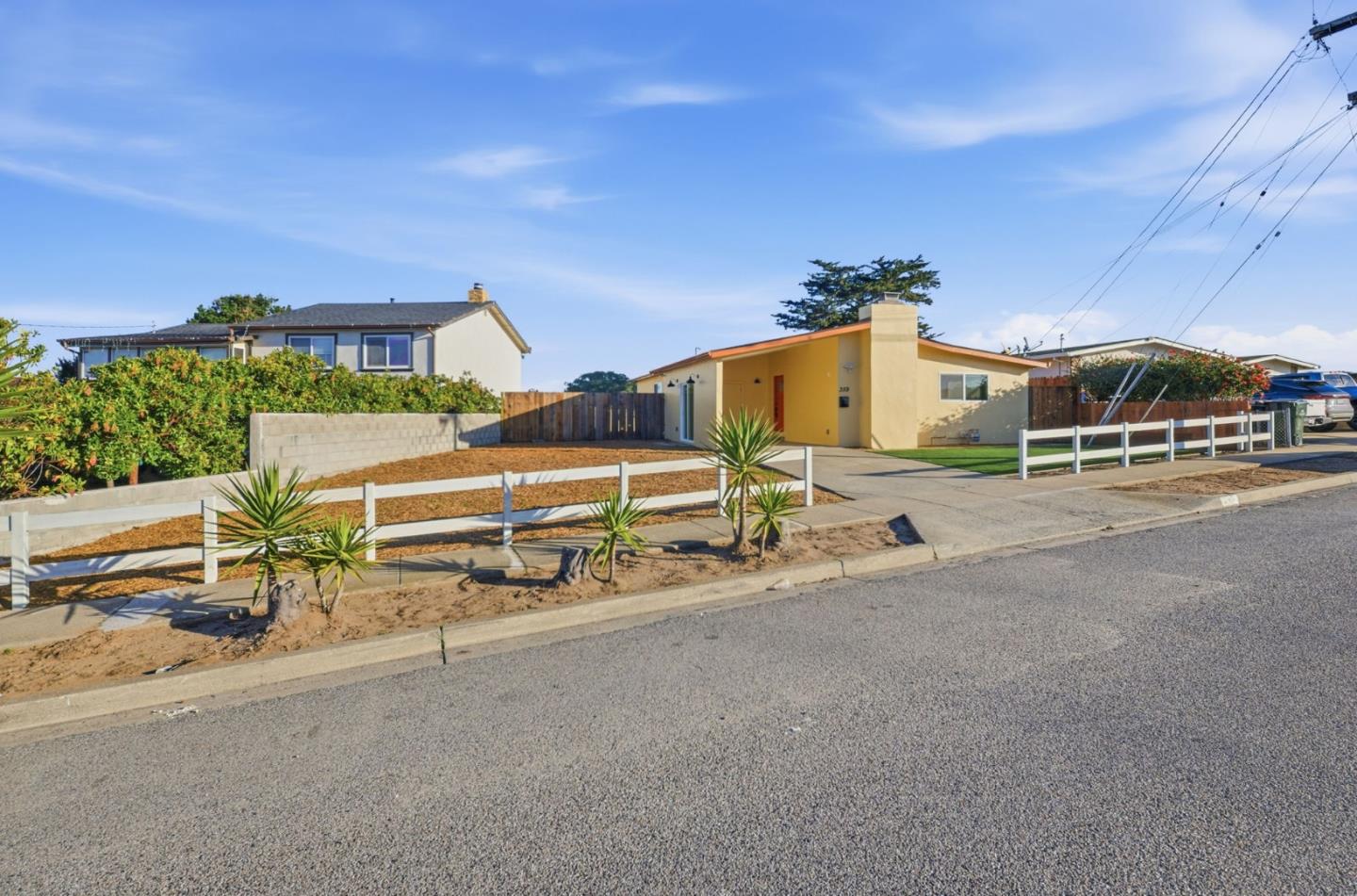 Detail Gallery Image 6 of 46 For 359 Reindollar Ave, Marina,  CA 93933 - 4 Beds | 2 Baths