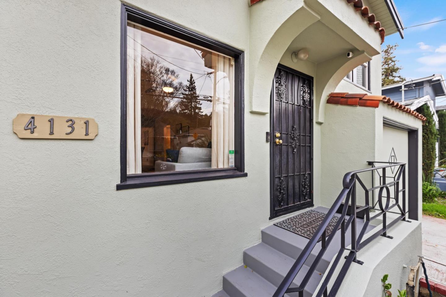 Detail Gallery Image 3 of 34 For 4131 Bayo St, Oakland,  CA 94619 - 2 Beds | 1 Baths
