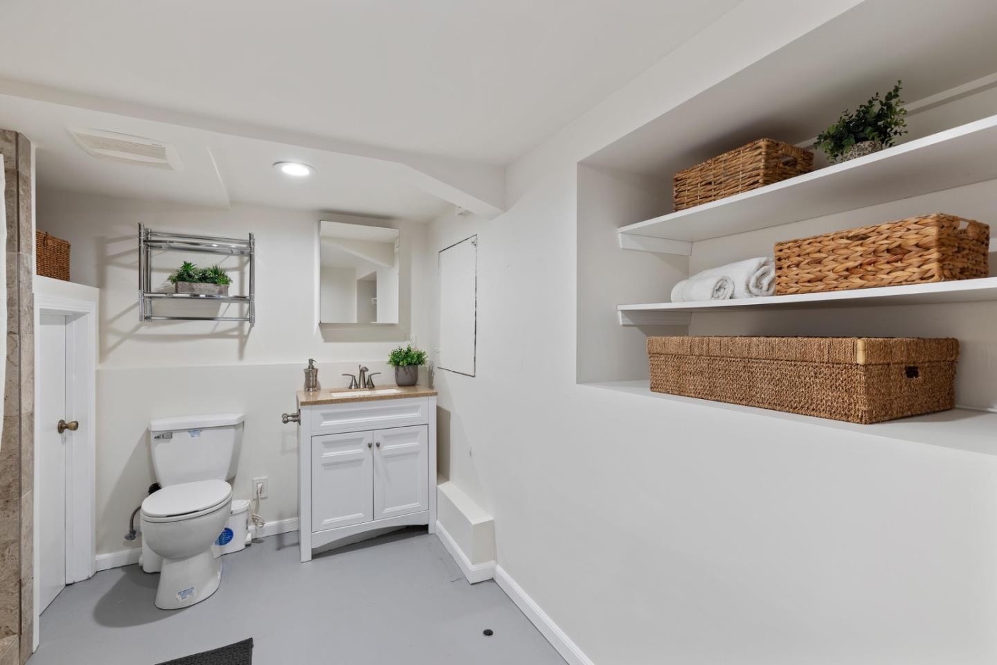 Detail Gallery Image 32 of 34 For 4131 Bayo St, Oakland,  CA 94619 - 2 Beds | 1 Baths