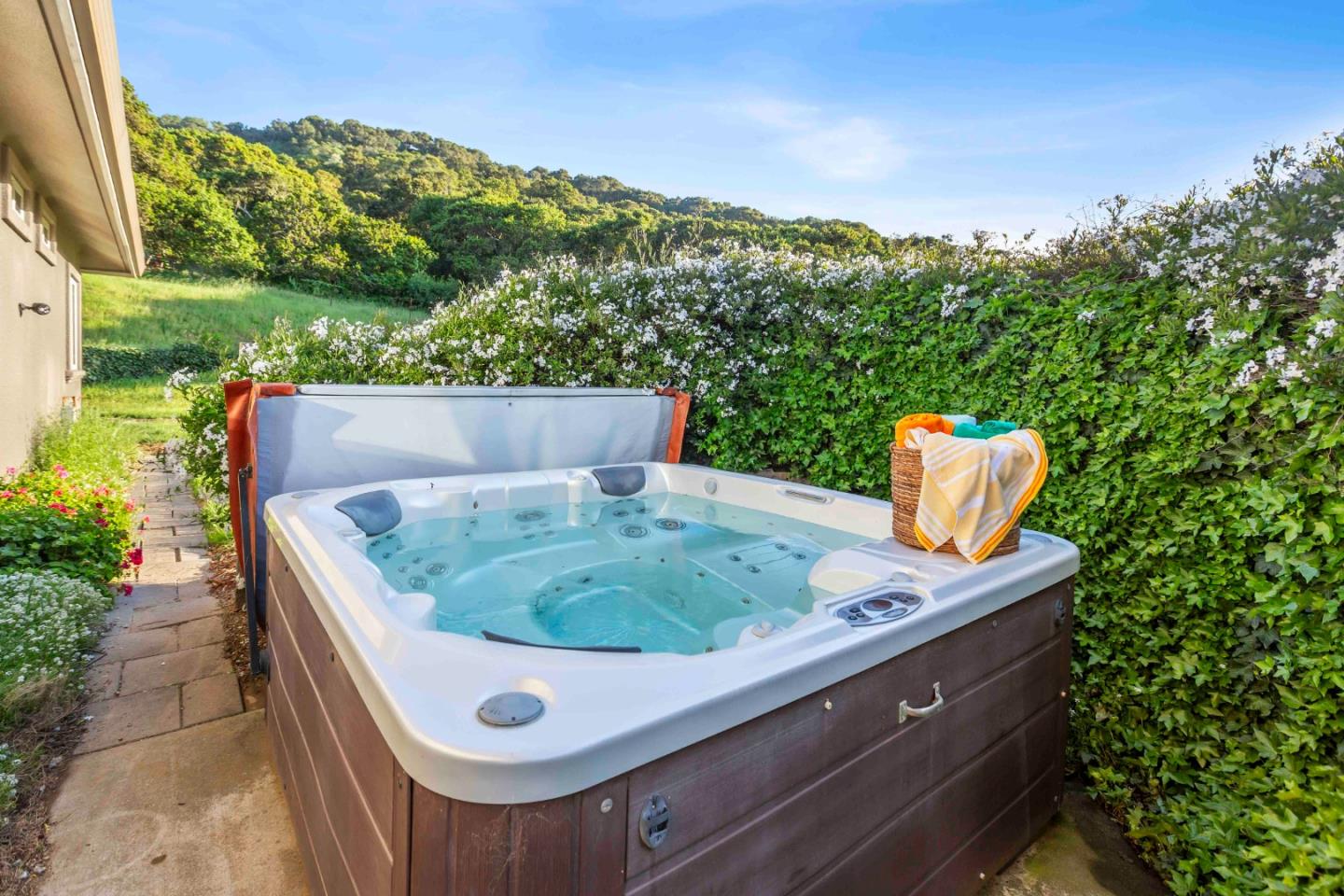 Detail Gallery Image 26 of 48 For 1860 Salinas Rd, San Juan Bautista,  CA 95045 - 4 Beds | 3 Baths