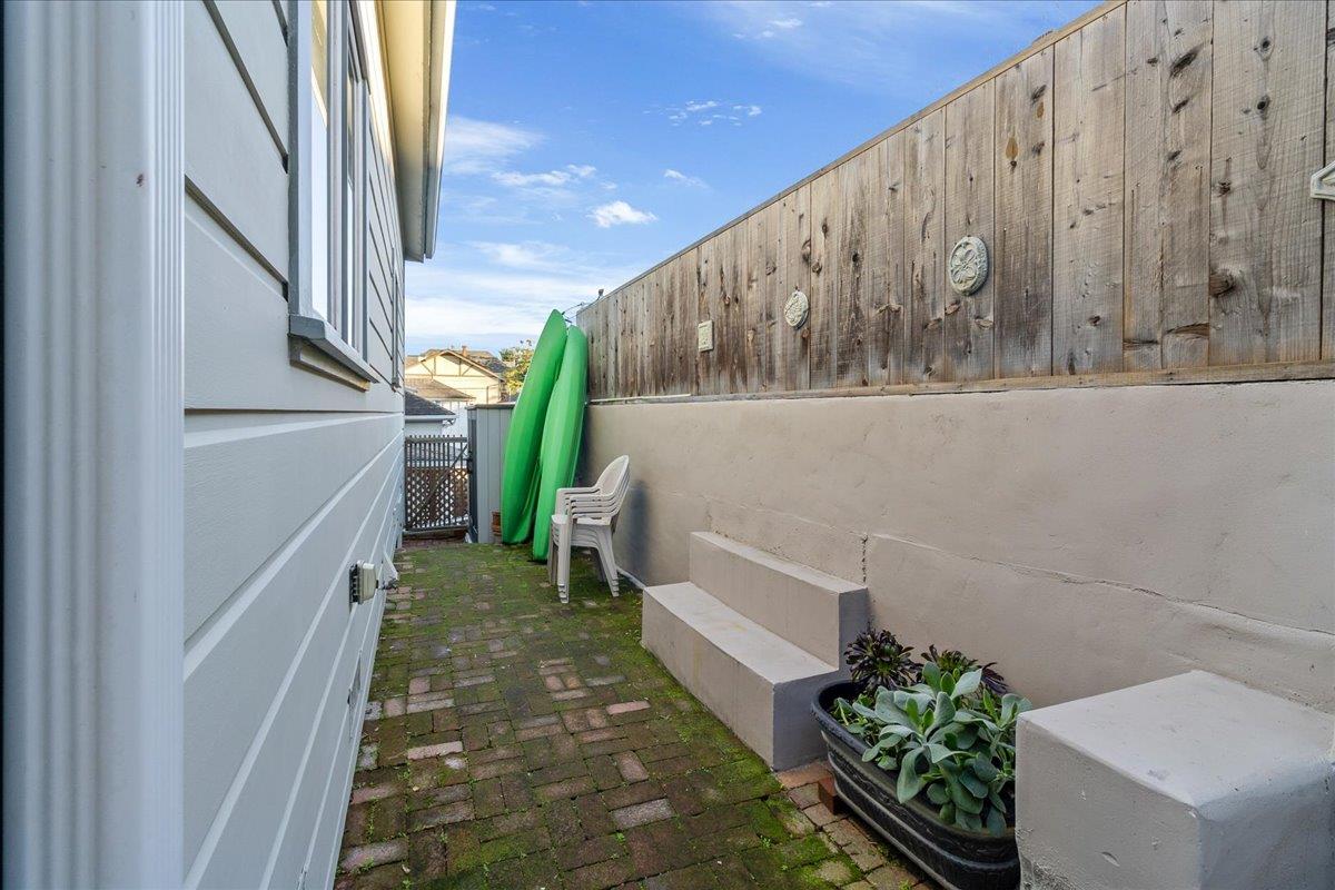 Detail Gallery Image 20 of 24 For 525 Laurel Ave, Pacific Grove,  CA 93950 - 1 Beds | 1 Baths
