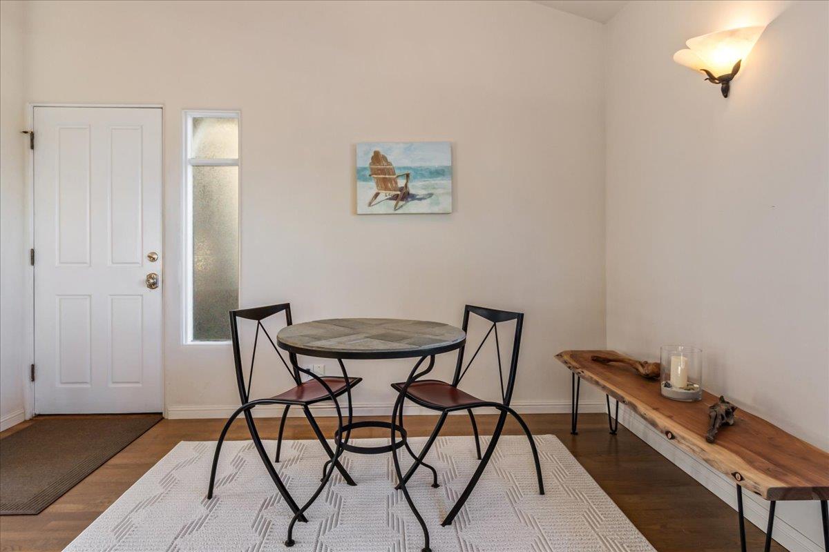 Detail Gallery Image 4 of 24 For 525 Laurel Ave, Pacific Grove,  CA 93950 - 1 Beds | 1 Baths