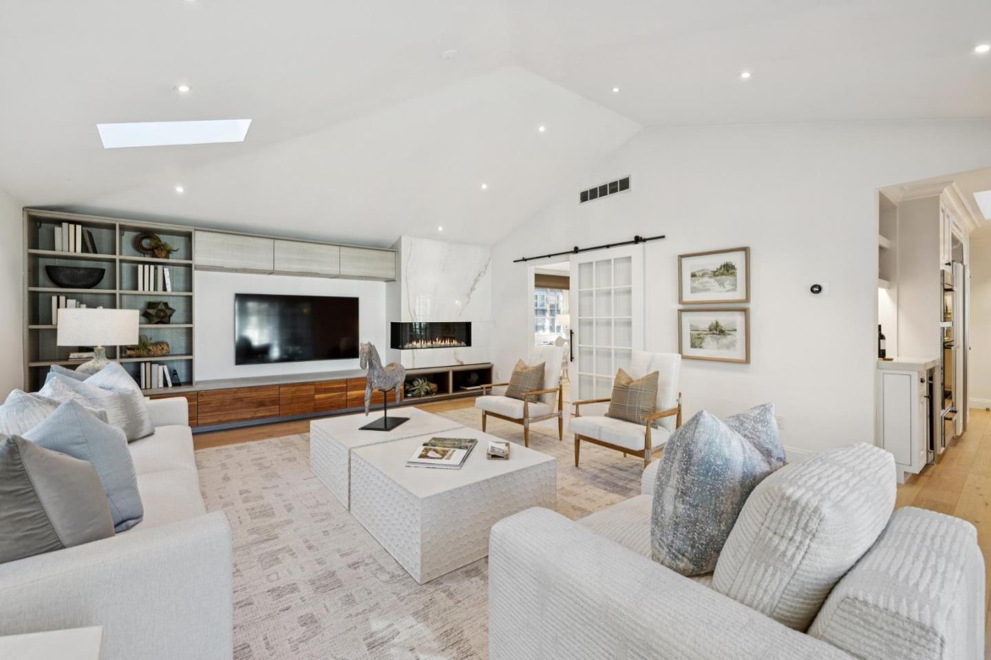 Detail Gallery Image 13 of 34 For 20 Politzer Dr, Menlo Park,  CA 94025 - 3 Beds | 3/1 Baths