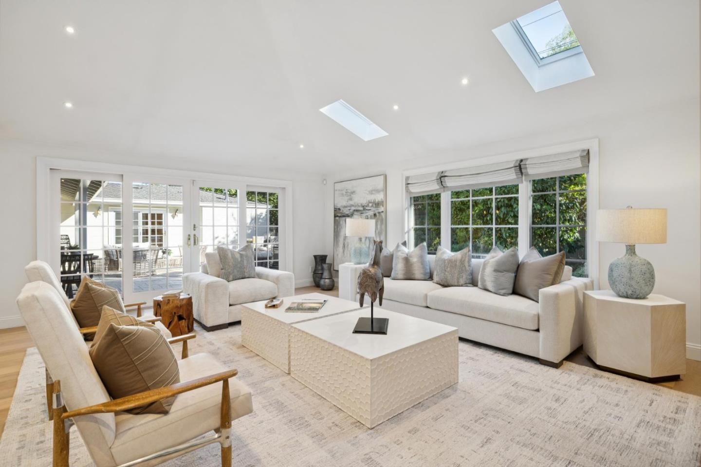 Detail Gallery Image 14 of 34 For 20 Politzer Dr, Menlo Park,  CA 94025 - 3 Beds | 3/1 Baths