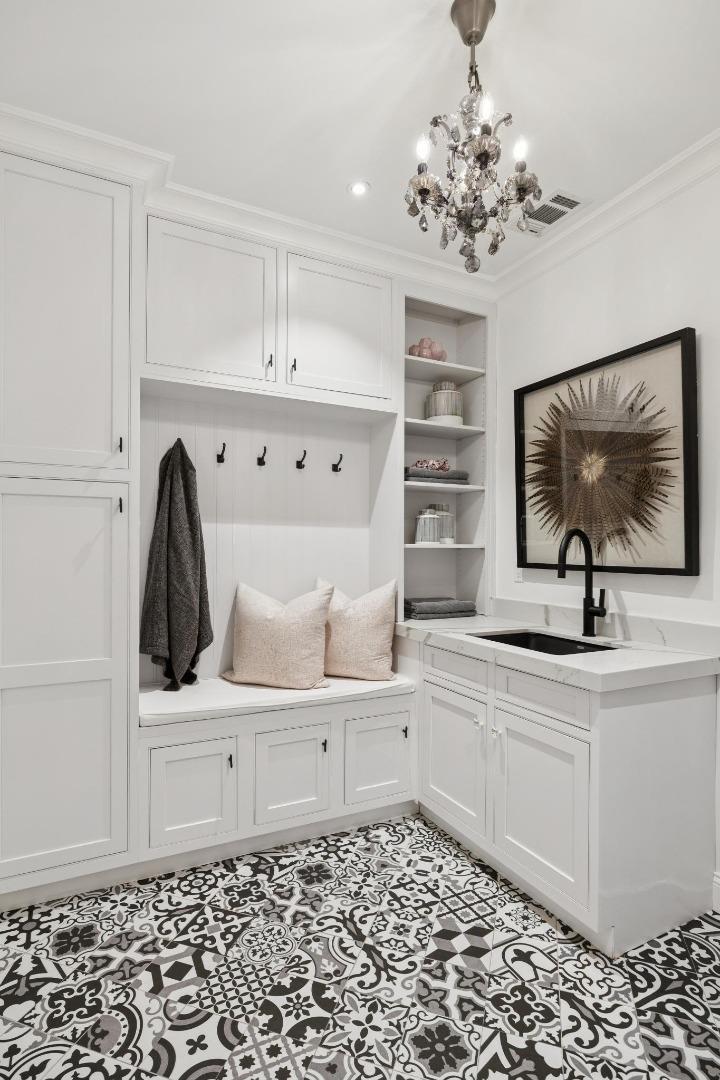 Detail Gallery Image 18 of 34 For 20 Politzer Dr, Menlo Park,  CA 94025 - 3 Beds | 3/1 Baths