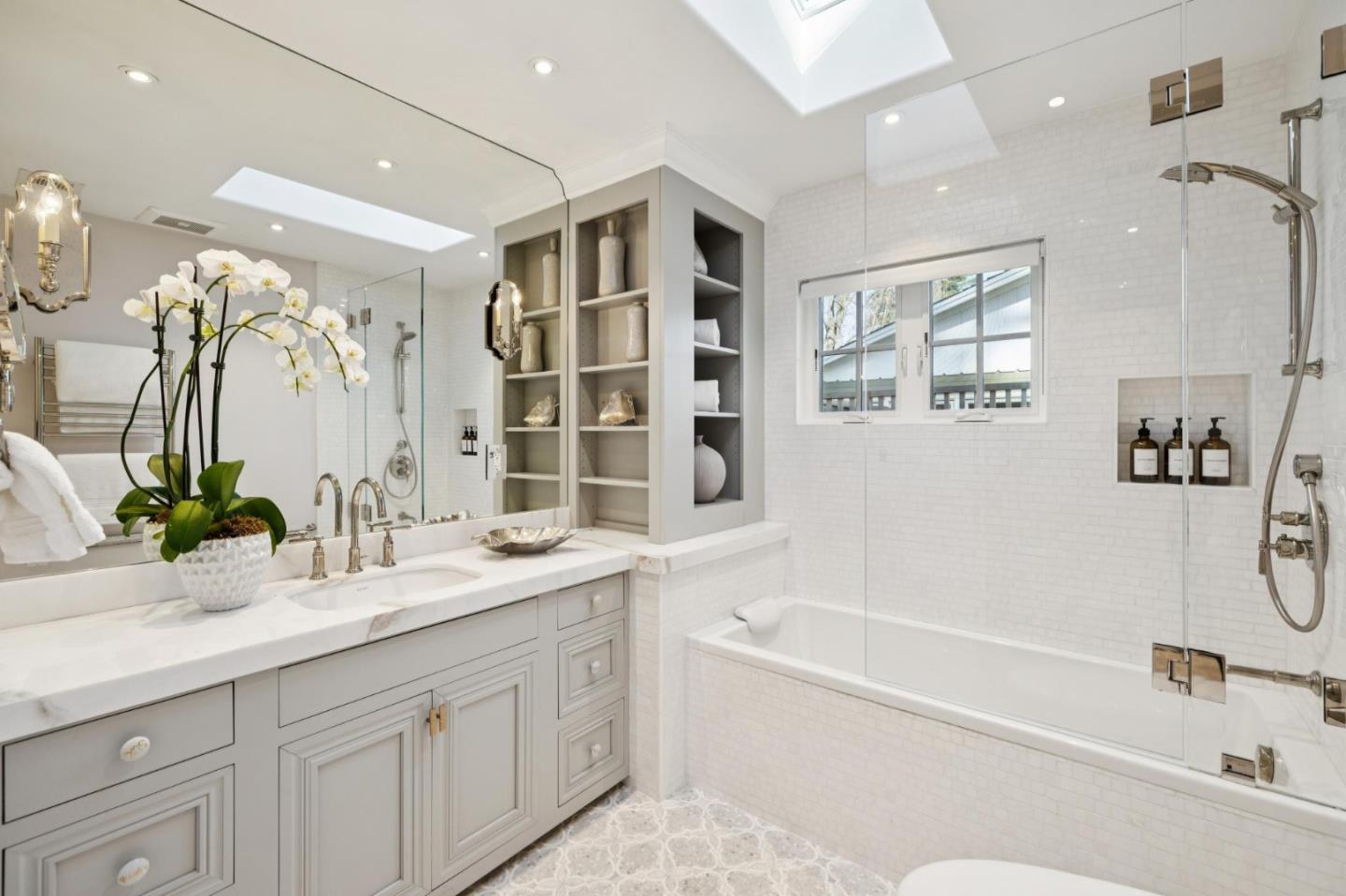 Detail Gallery Image 28 of 34 For 20 Politzer Dr, Menlo Park,  CA 94025 - 3 Beds | 3/1 Baths