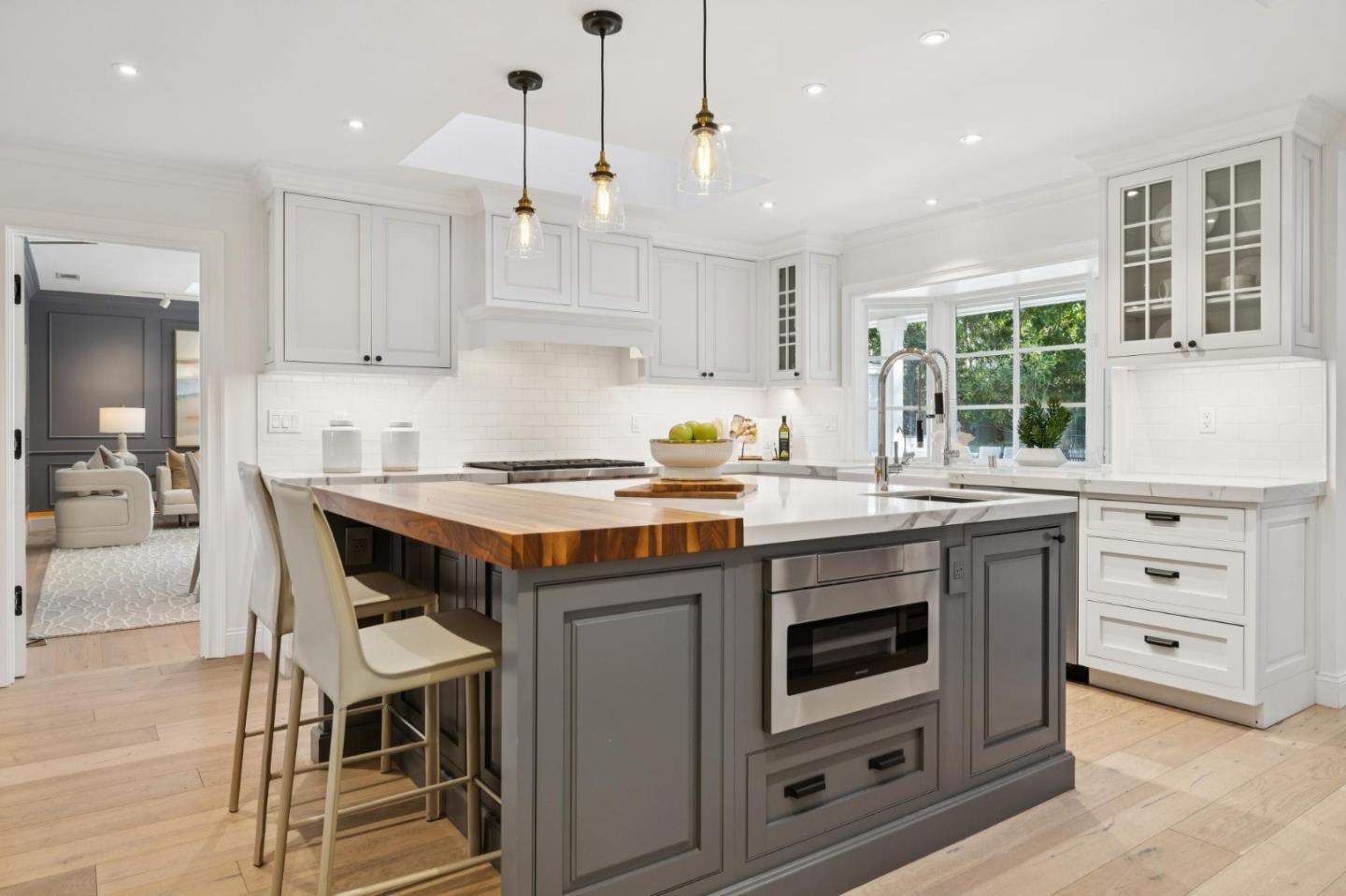 Detail Gallery Image 9 of 34 For 20 Politzer Dr, Menlo Park,  CA 94025 - 3 Beds | 3/1 Baths