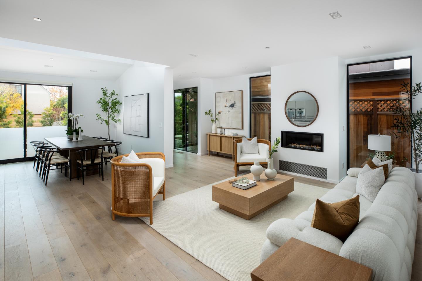 Detail Gallery Image 3 of 17 For 812 Woodland Ave, Menlo Park,  CA 94025 - 4 Beds | 4 Baths