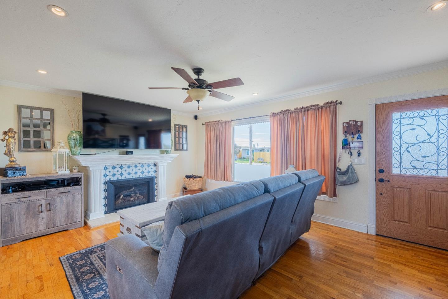 Detail Gallery Image 19 of 28 For 2080 Buchanan St, Seaside,  CA 93955 - 3 Beds | 1 Baths