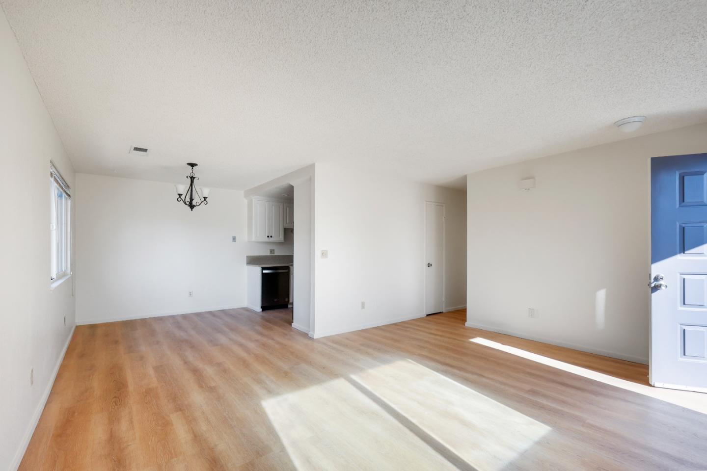 Detail Gallery Image 3 of 18 For 4237 Topsail Ct, Soquel,  CA 95073 - 3 Beds | 1/1 Baths