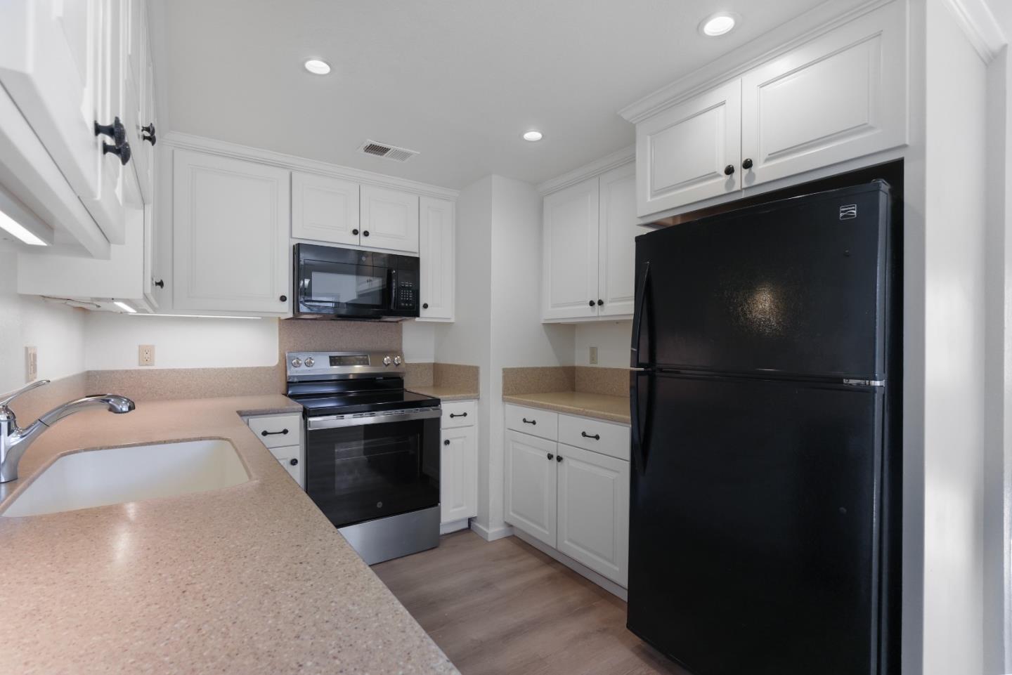 Detail Gallery Image 7 of 18 For 4237 Topsail Ct, Soquel,  CA 95073 - 3 Beds | 1/1 Baths