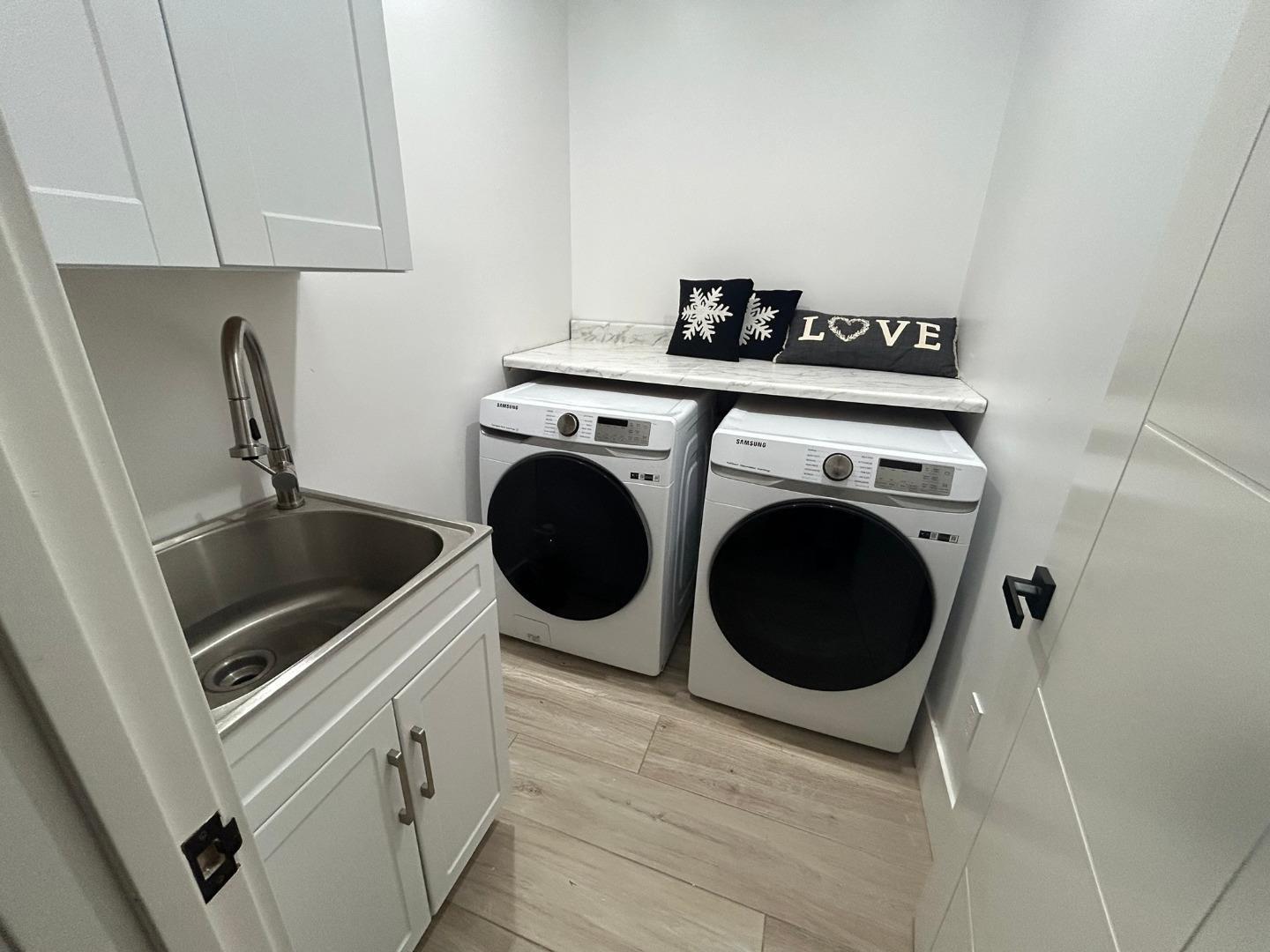 Detail Gallery Image 17 of 28 For 2175 Laurelei Ave, San Jose,  CA 95128 - 4 Beds | 3 Baths