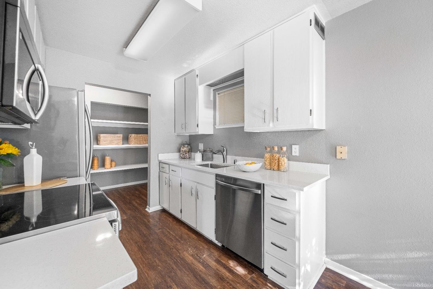 Detail Gallery Image 16 of 35 For 468 Laurel Ave, Half Moon Bay,  CA 94019 - 2 Beds | 2 Baths