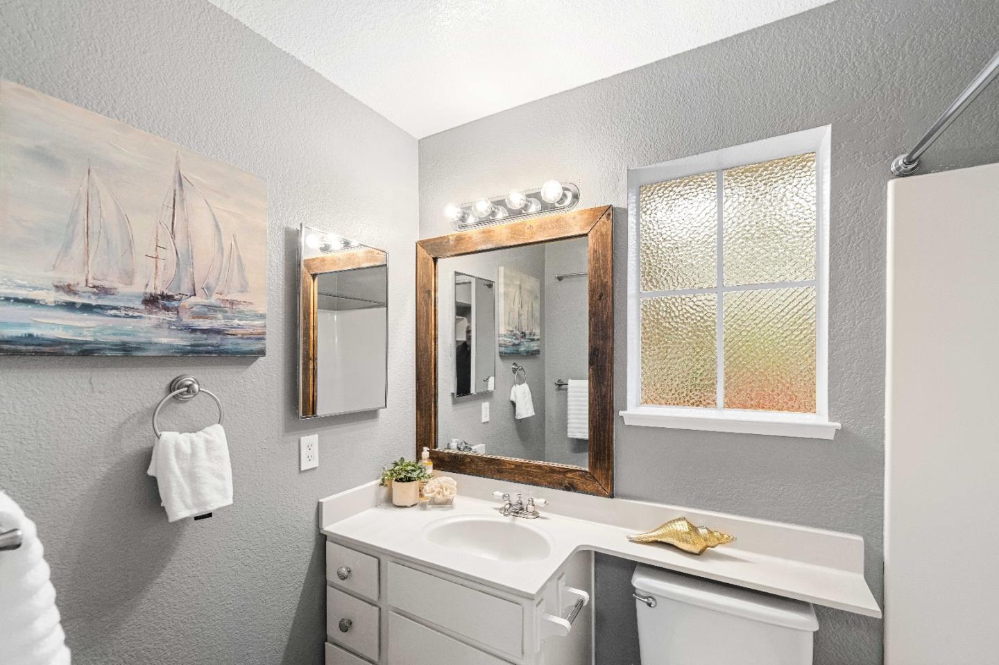 Detail Gallery Image 30 of 35 For 468 Laurel Ave, Half Moon Bay,  CA 94019 - 2 Beds | 2 Baths