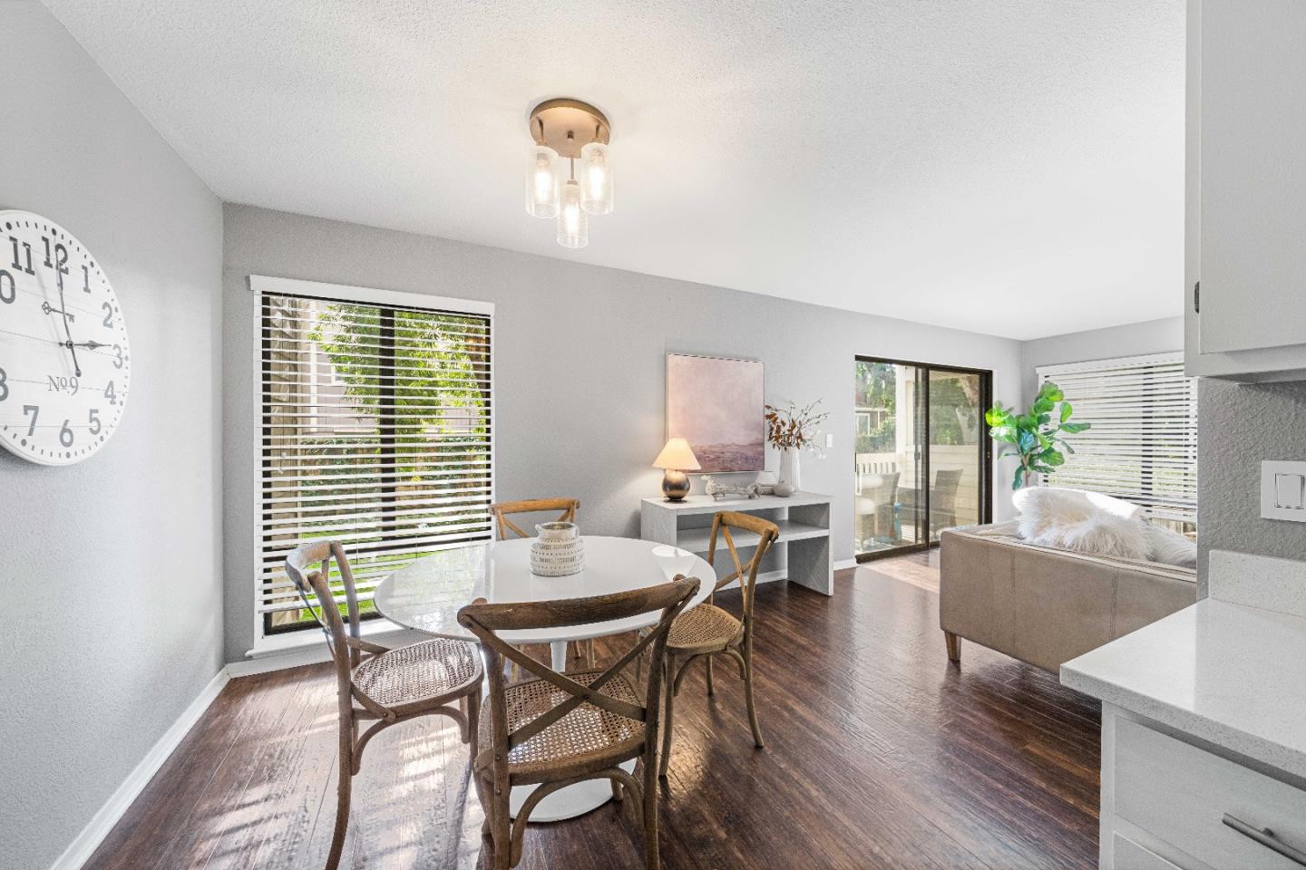 Detail Gallery Image 7 of 35 For 468 Laurel Ave, Half Moon Bay,  CA 94019 - 2 Beds | 2 Baths