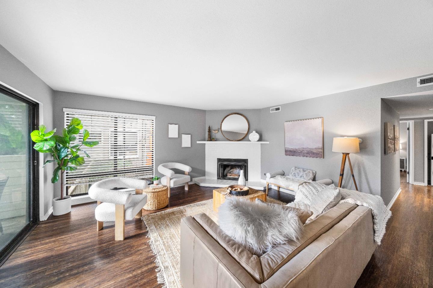 Detail Gallery Image 8 of 35 For 468 Laurel Ave, Half Moon Bay,  CA 94019 - 2 Beds | 2 Baths