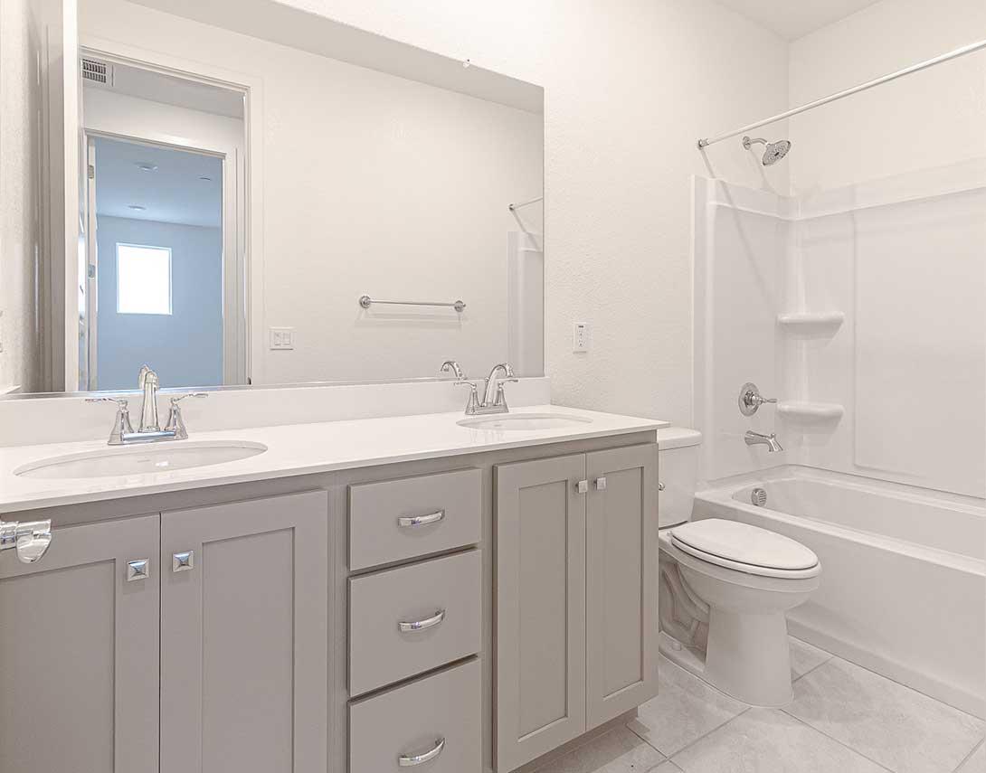 Detail Gallery Image 13 of 19 For 17038 Tupper St, Lathrop,  CA 95330 - 4 Beds | 3/1 Baths