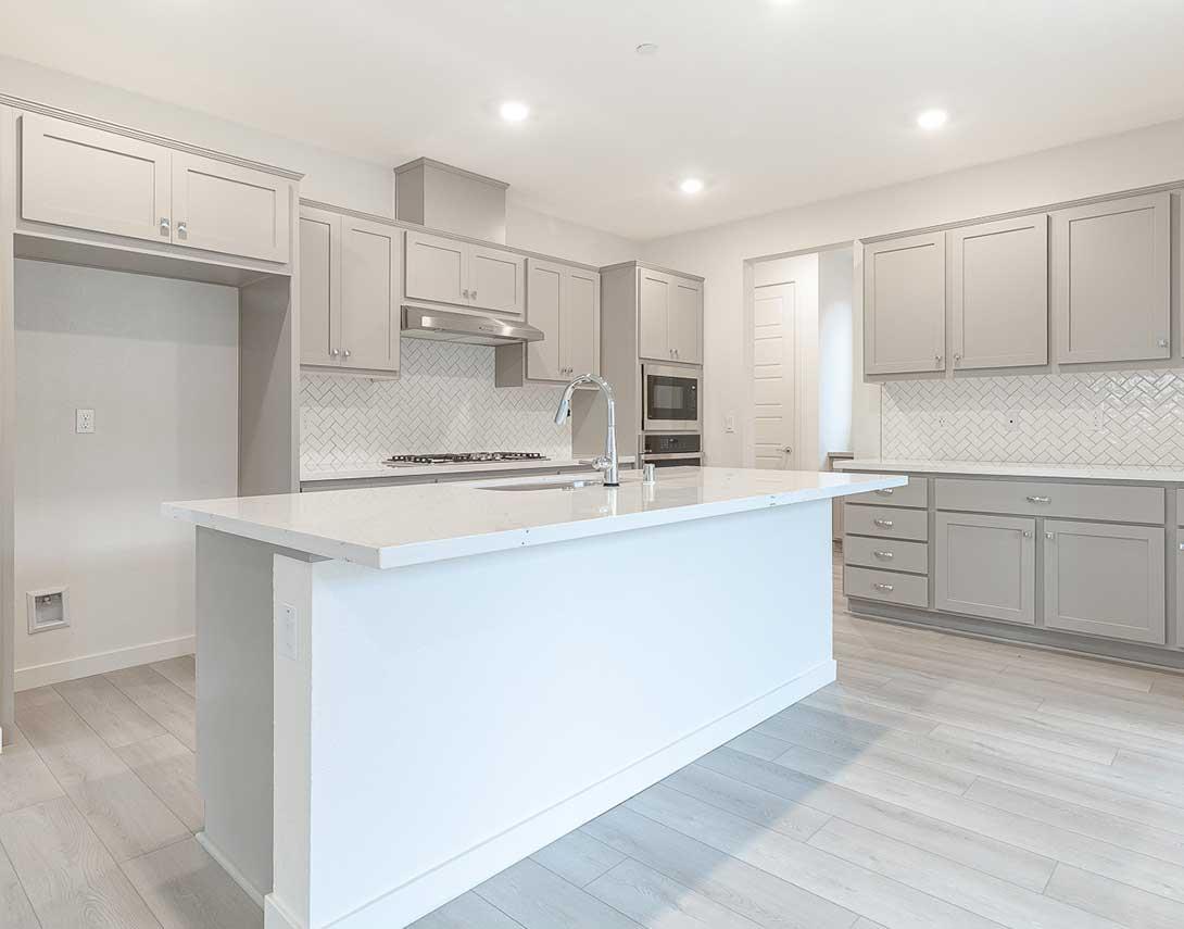 Detail Gallery Image 4 of 19 For 17038 Tupper St, Lathrop,  CA 95330 - 4 Beds | 3/1 Baths