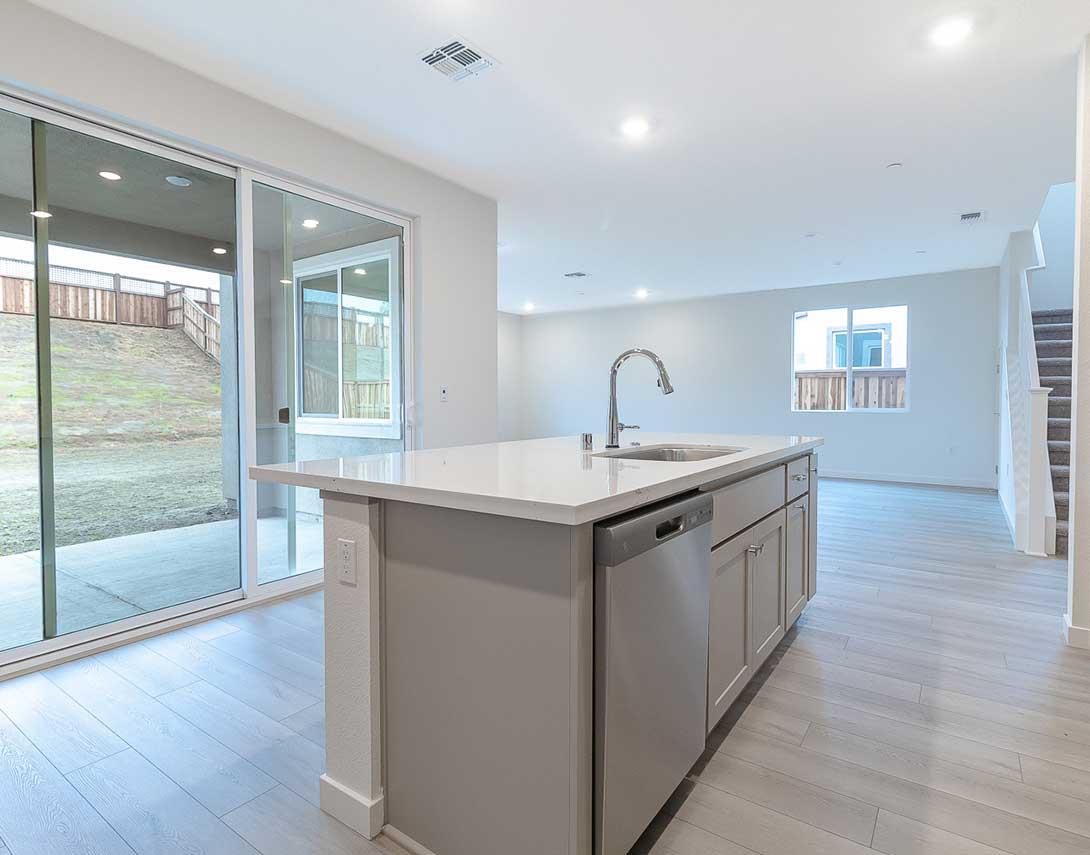 Detail Gallery Image 7 of 19 For 17038 Tupper St, Lathrop,  CA 95330 - 4 Beds | 3/1 Baths