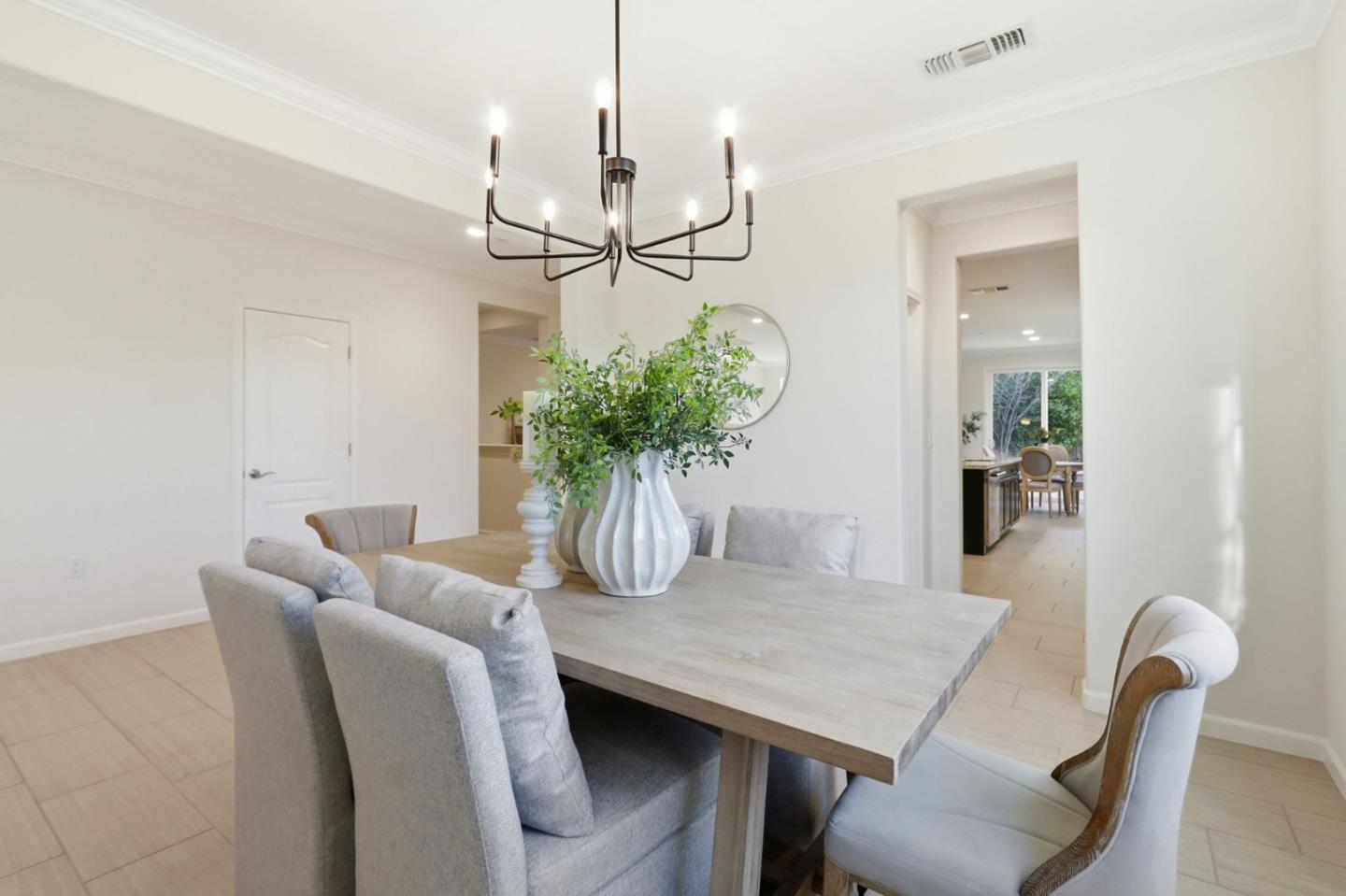 Detail Gallery Image 12 of 64 For 18800 Paprika Dr, Morgan Hill,  CA 95037 - 5 Beds | 4/1 Baths