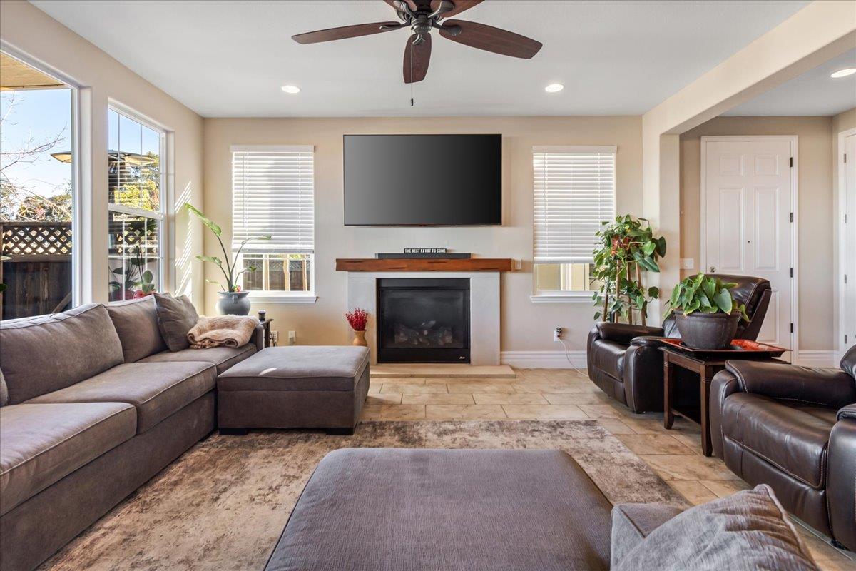 Detail Gallery Image 14 of 60 For 18611 Mcclellan Cir, East Garrison,  CA 93933 - 4 Beds | 3/1 Baths