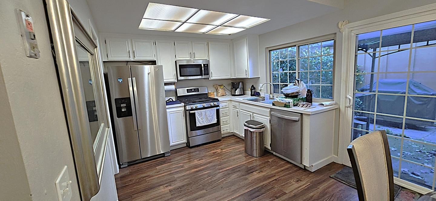 Detail Gallery Image 5 of 13 For 832 N Jackson Ave, San Jose,  CA 95133 - 3 Beds | 1/1 Baths