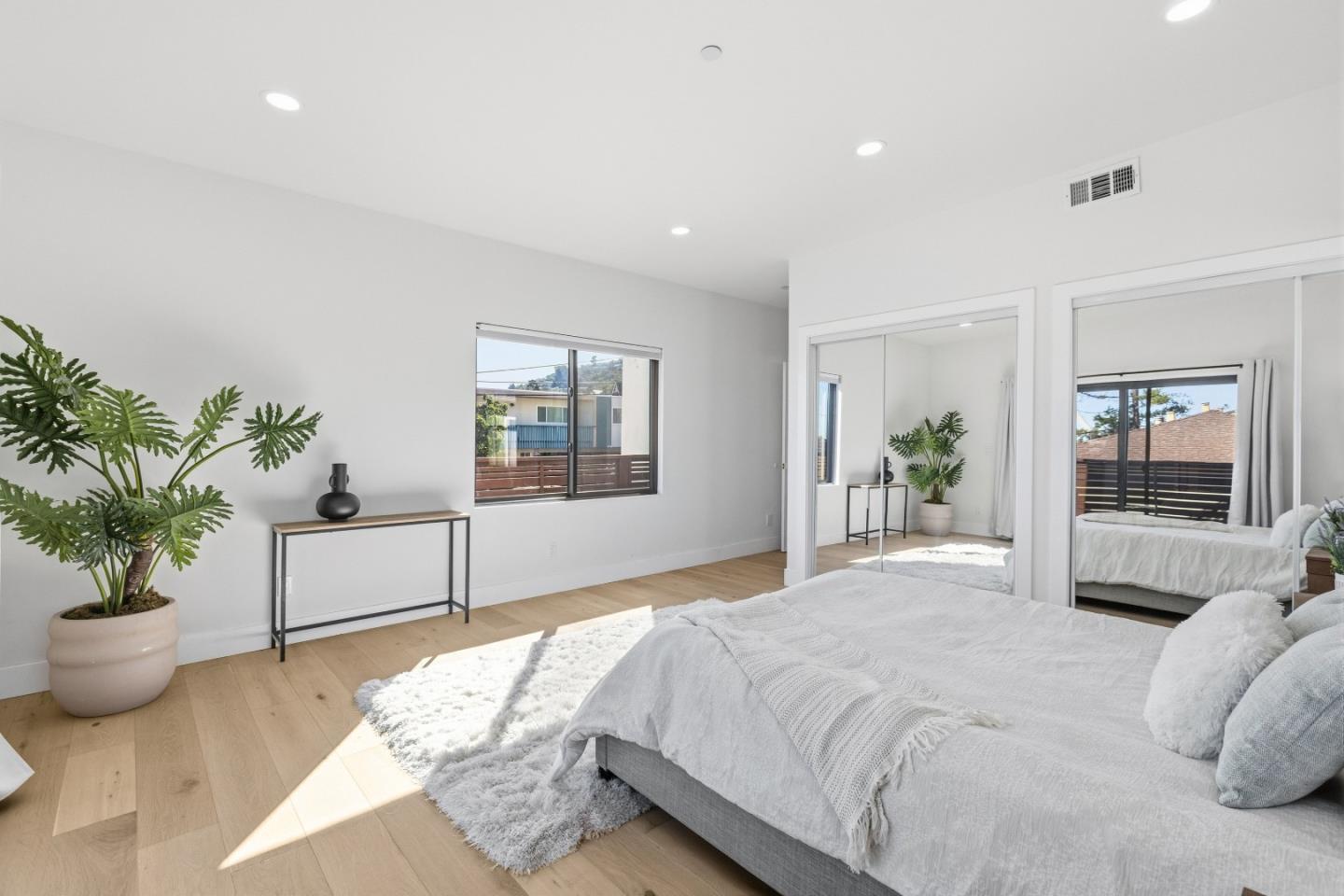 Detail Gallery Image 19 of 37 For 895 Laurel Ave, Belmont,  CA 94002 - 4 Beds | 3 Baths