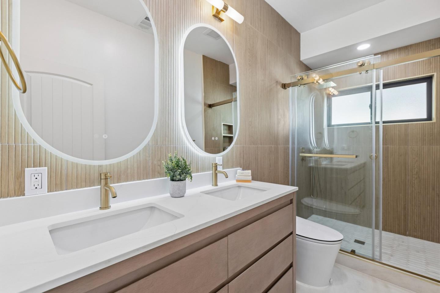 Detail Gallery Image 20 of 37 For 895 Laurel Ave, Belmont,  CA 94002 - 4 Beds | 3 Baths