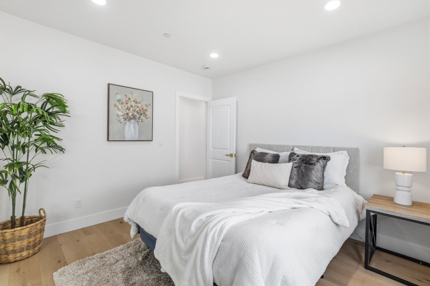 Detail Gallery Image 22 of 37 For 895 Laurel Ave, Belmont,  CA 94002 - 4 Beds | 3 Baths